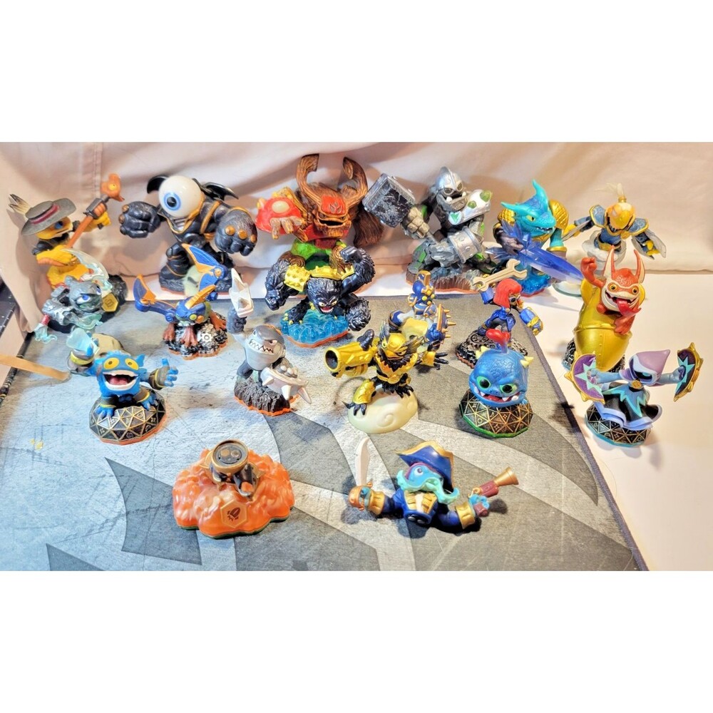 Skylanders Figure Lot (19) Mixed Giants Swap Force Trap Team Parts Legendary